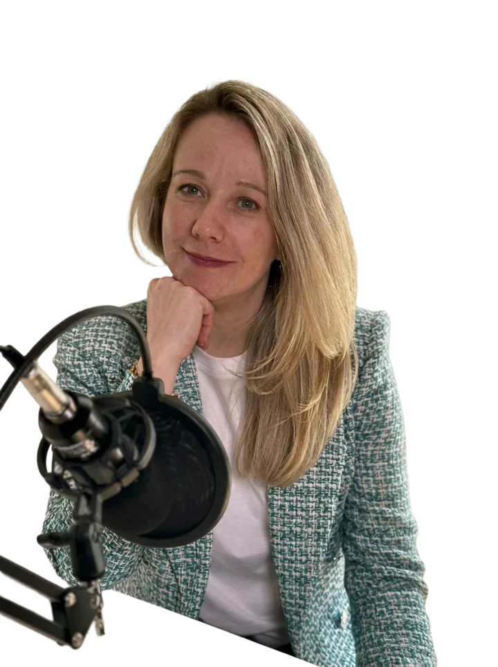 Beata Dąbrowska przy mikrofonie
